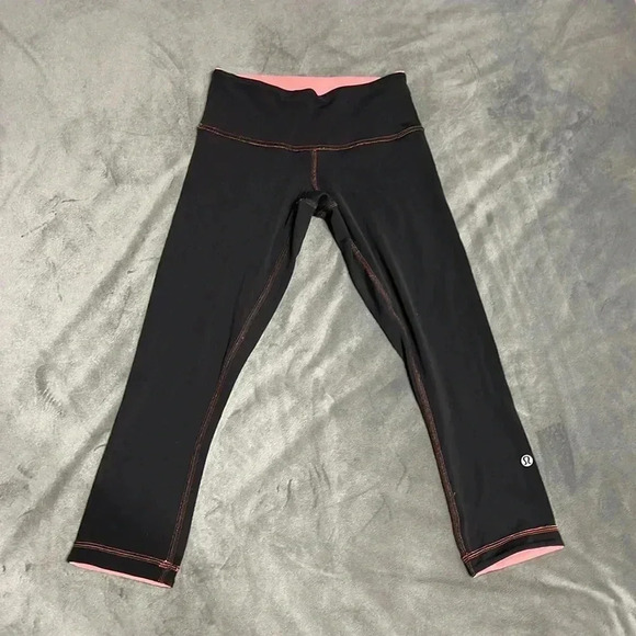 Lululemon Reversible Cropped Leggings - Picture 1 of 5